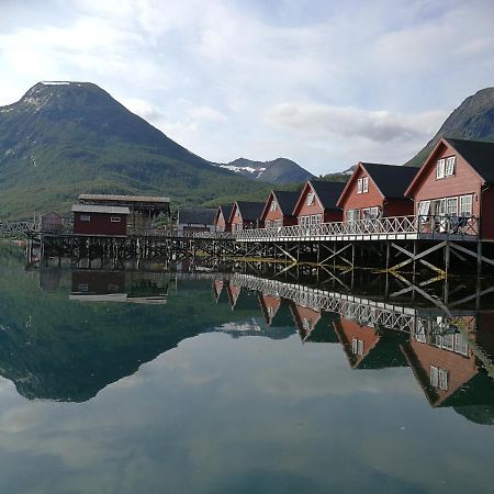 Foldvik Bryggeferie Villa Gratangen Exteriör bild